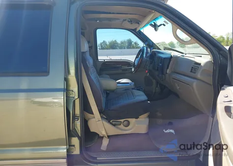 2001 Ford Excursion Limited from USA, damaged, VIN 1FMNU42F51EA09070